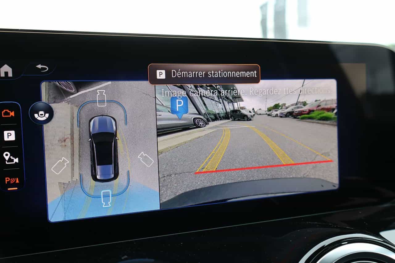 2025 Mercedes-Benz EQB EQB300 - Image 24