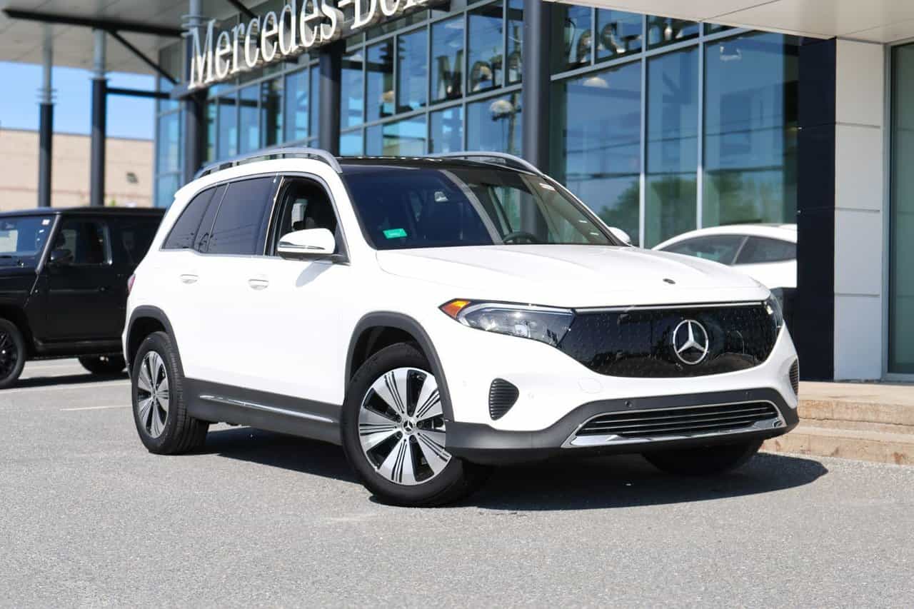 2025 Mercedes-Benz EQB EQB300 - Image 1