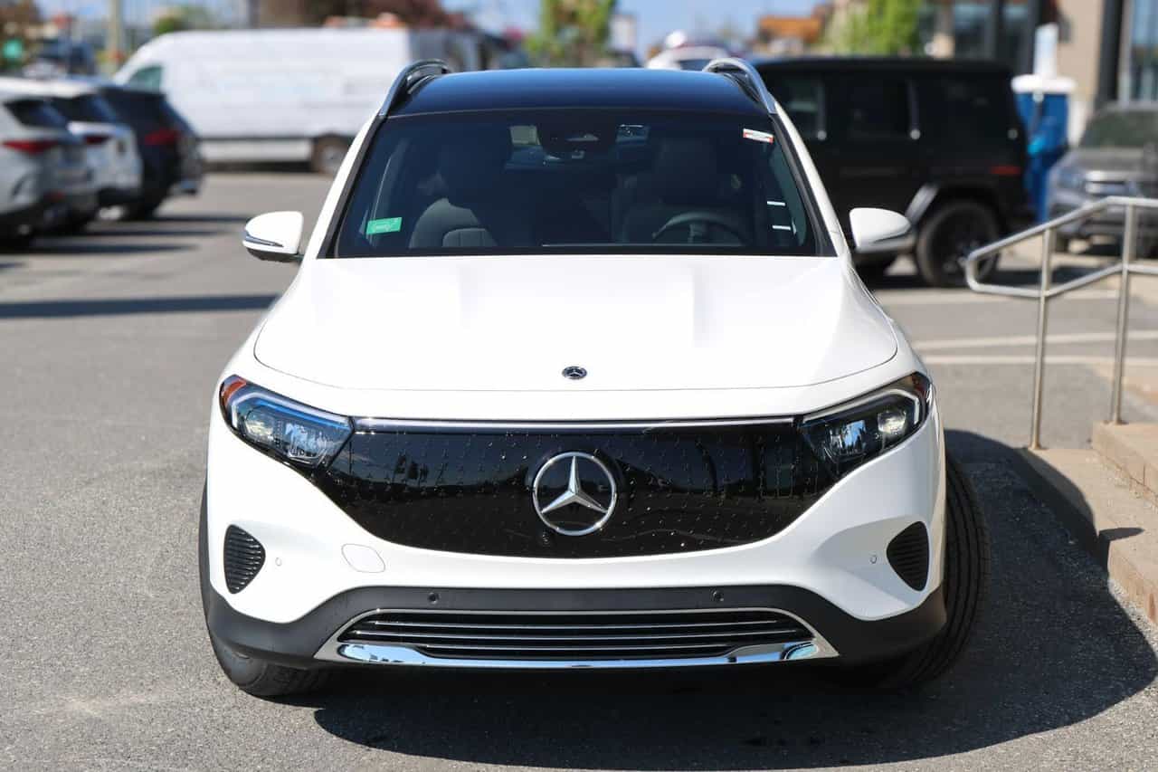 2025 Mercedes-Benz EQB EQB300 - Image 5