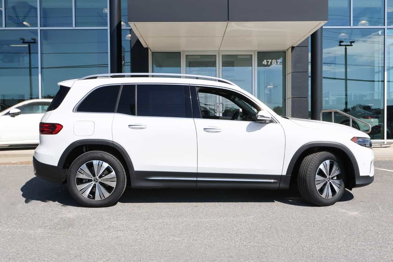 2025 Mercedes-Benz EQB EQB300 - Image 8