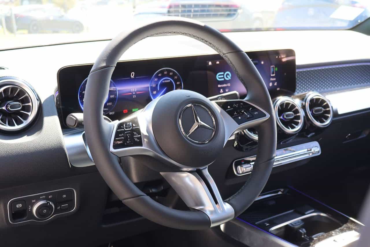 Image 11 Mercedes-Benz EQB EQB300 2025