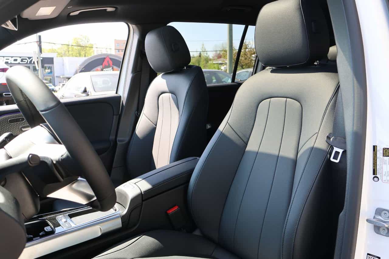 2025 Mercedes-Benz EQB EQB300 - Image 13