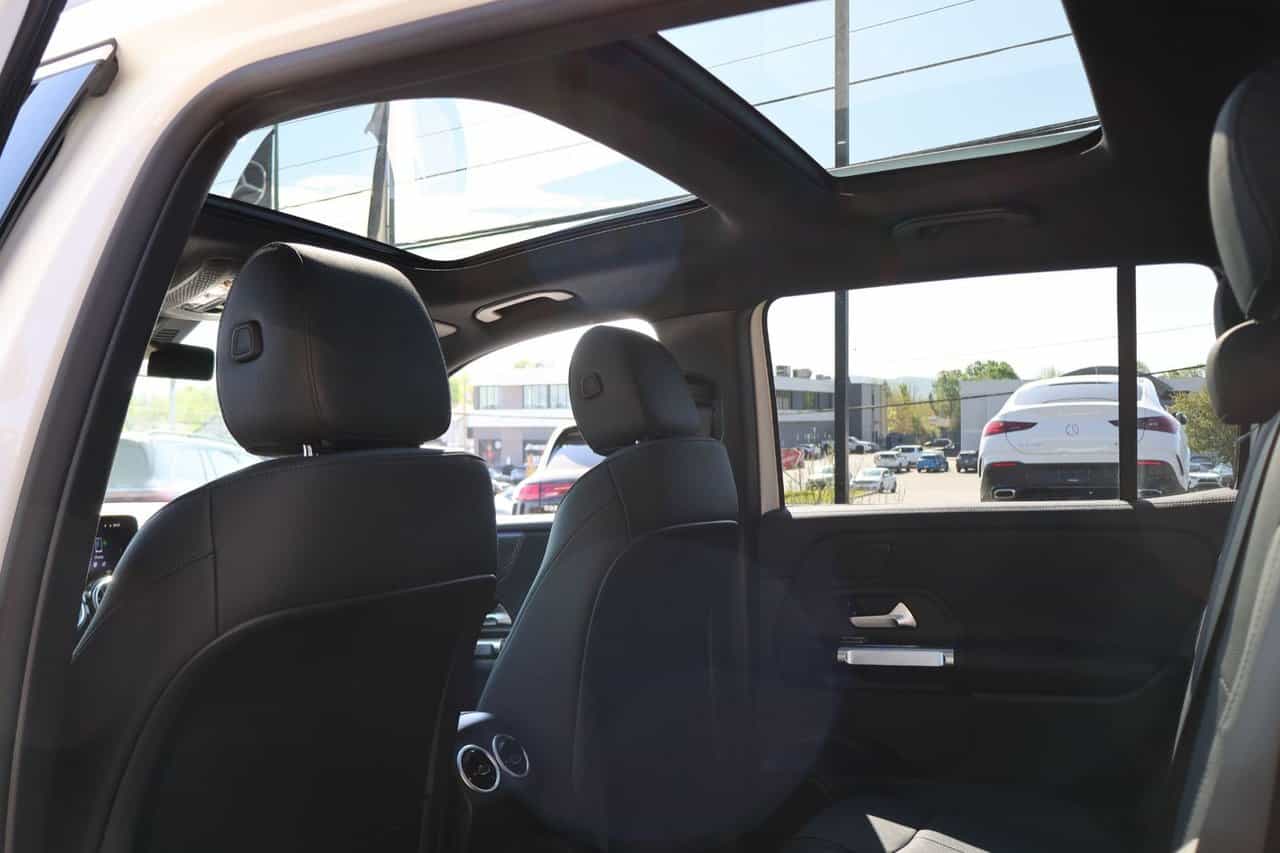 2025 Mercedes-Benz EQB EQB300 - Image 14