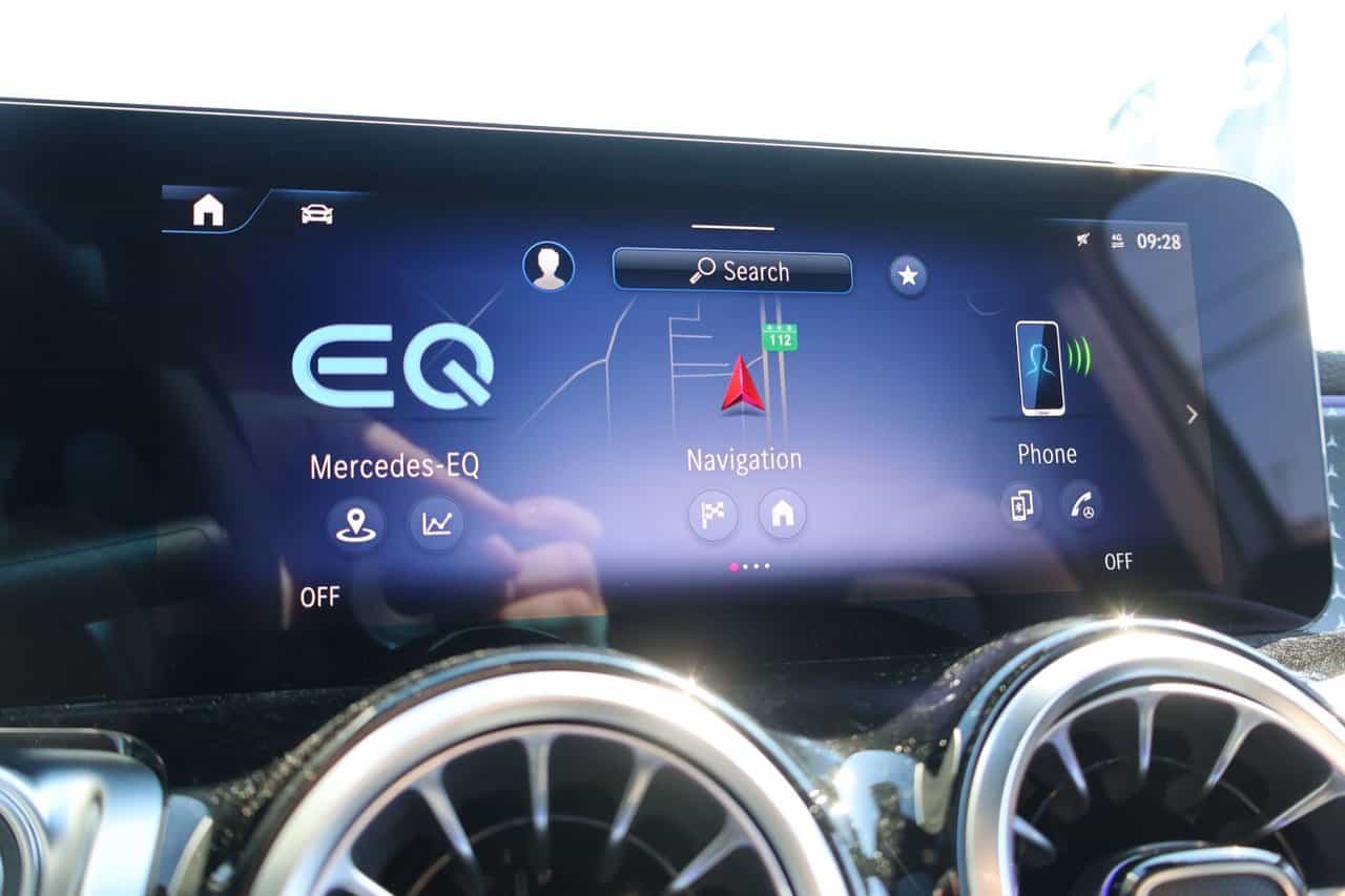 2025 Mercedes-Benz EQB EQB300 - Image 20