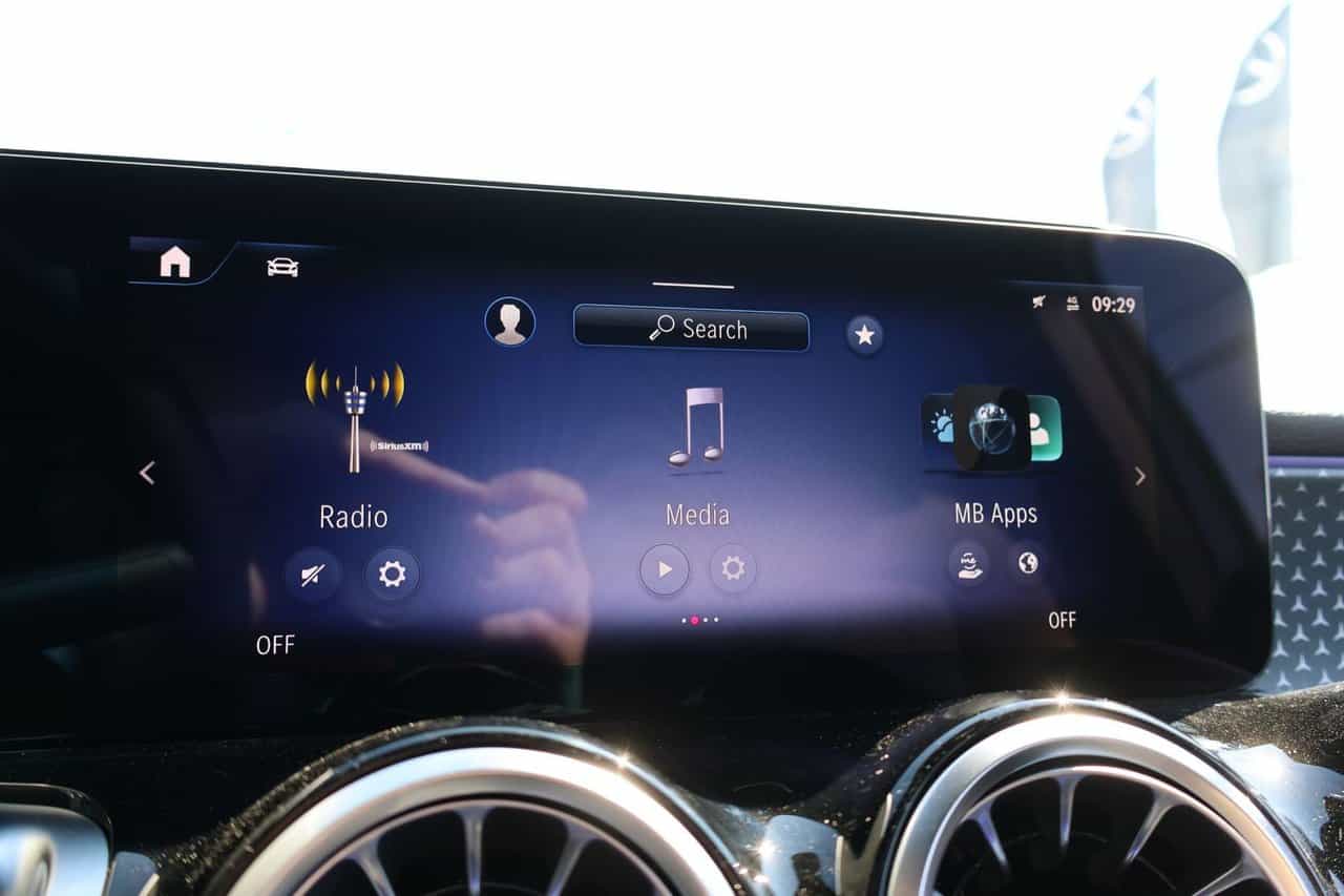 2025 Mercedes-Benz EQB EQB300 - Image 22