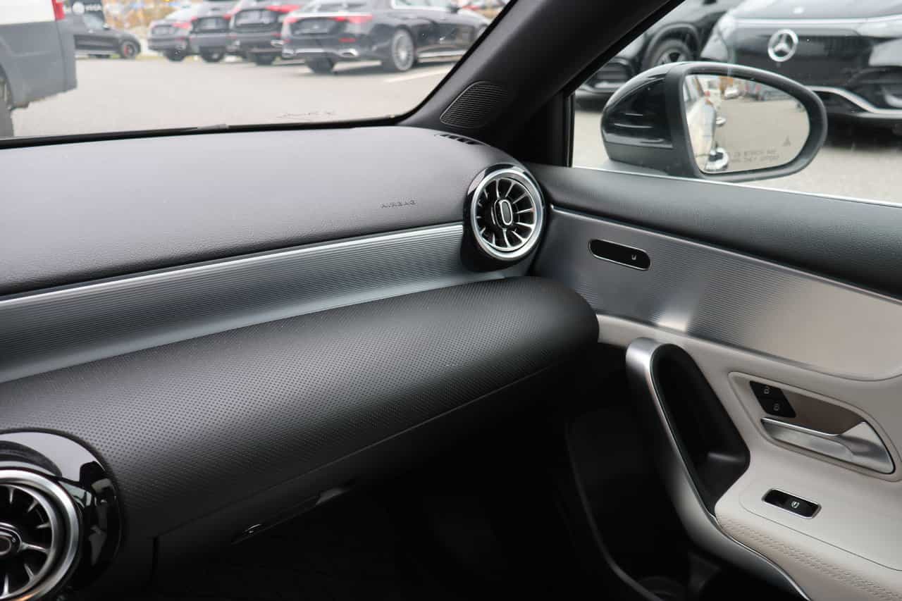 Image 13 Mercedes-Benz A-Class A220 2022