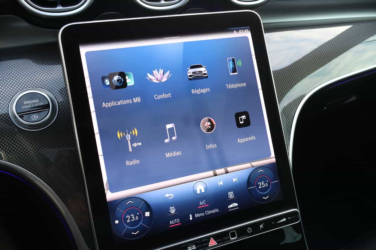 2023 Mercedes-Benz C-Class C300 - Image 18