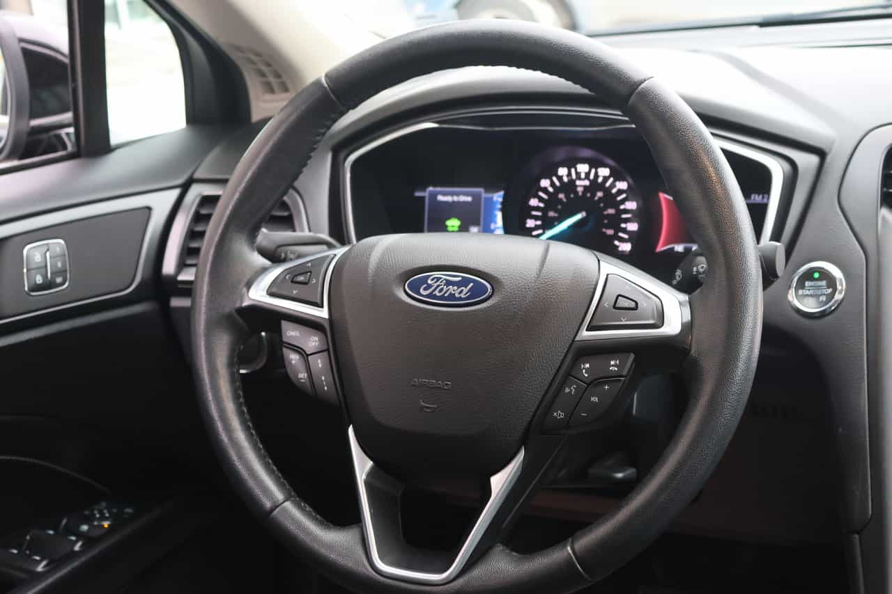 Image 2 Ford Fusion Titanium Energi 2020