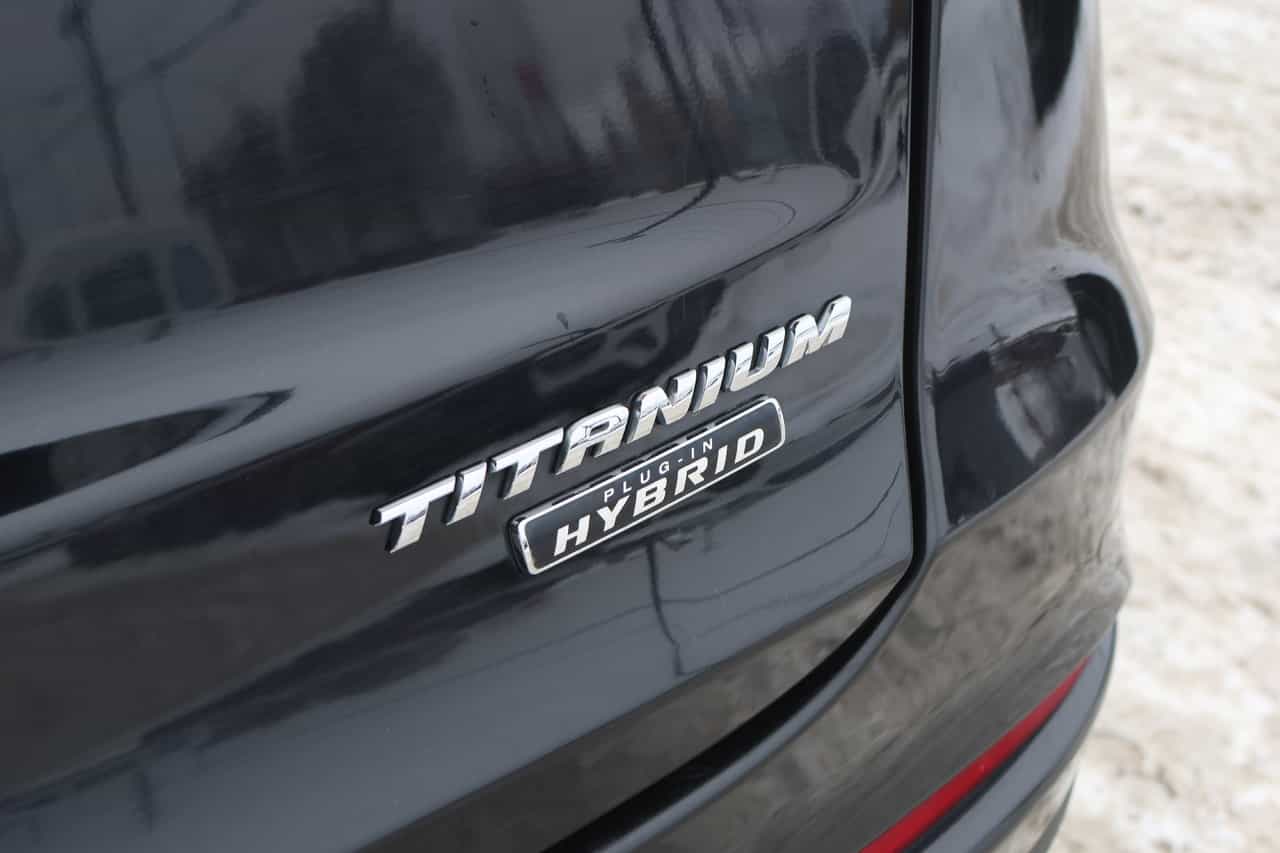 2020 Ford Fusion Titanium Energi - Image 10