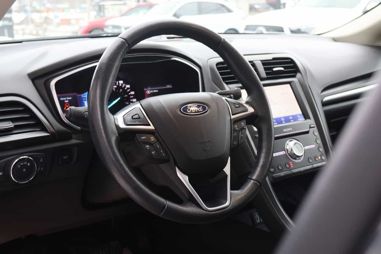 2020 Ford Fusion Titanium Energi - Image 11