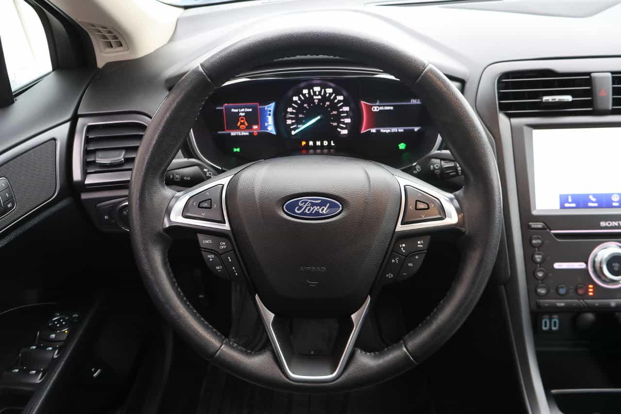 2020 Ford Fusion Titanium Energi - Image 17