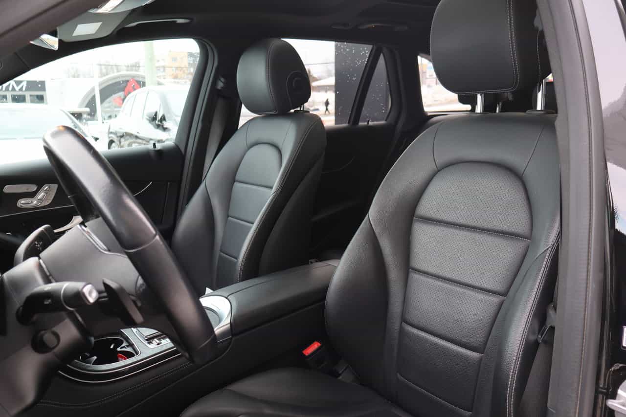 2021 Mercedes-Benz GLC GLC300 - Image 11