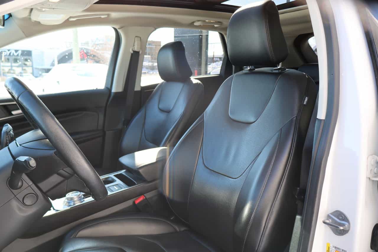 2022 Ford Edge Titanium - Image 3