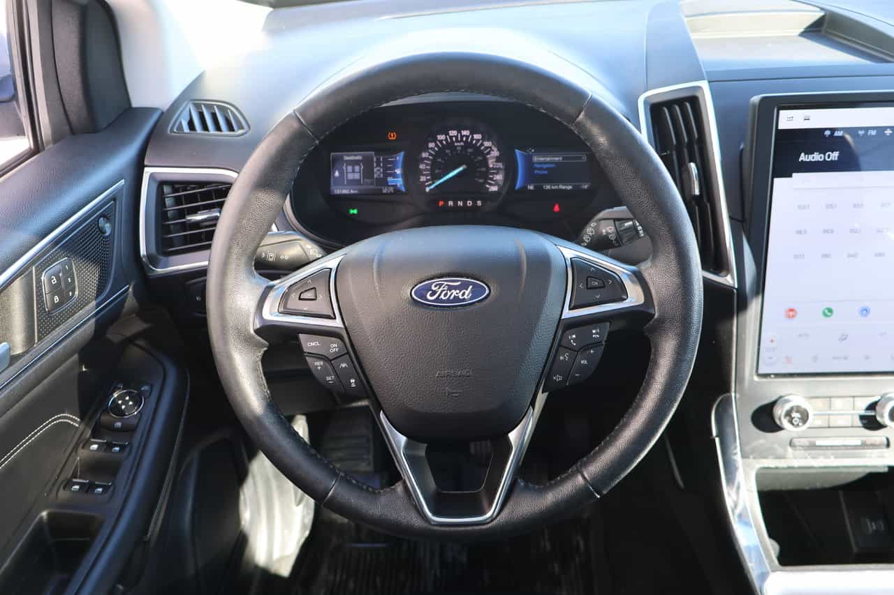 2022 Ford Edge Titanium - Image 16