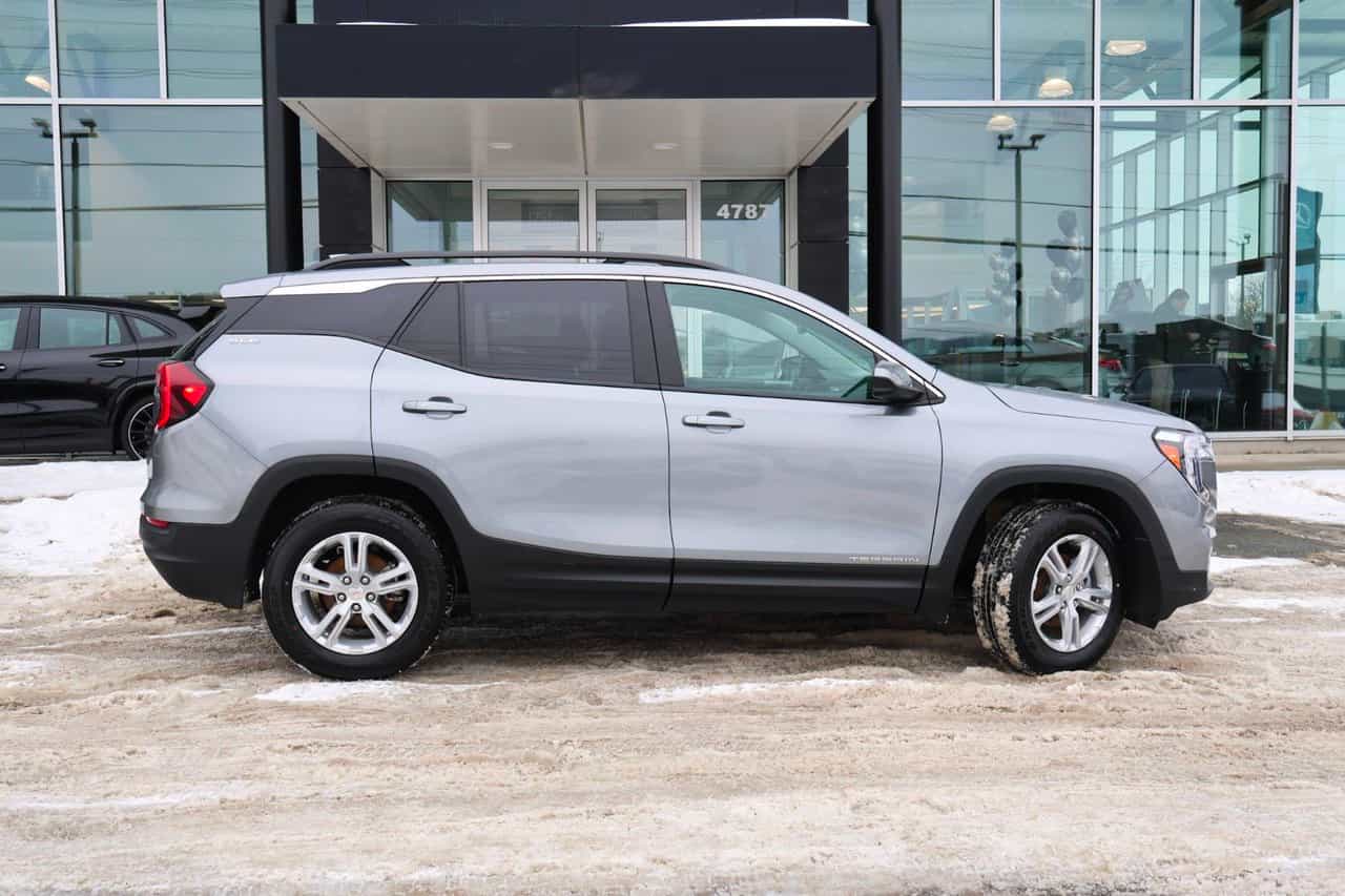 2023 GMC Terrain SLE - Image 8