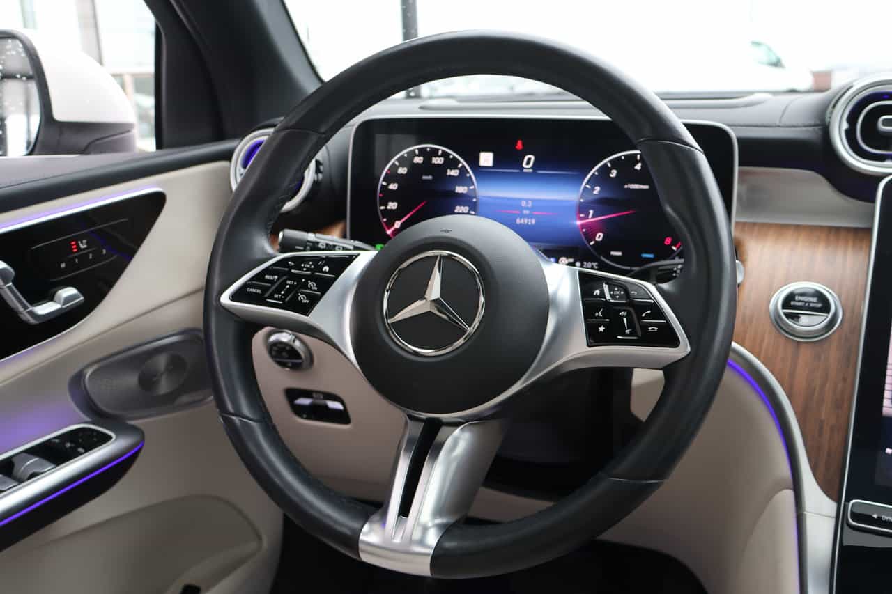 2023 Mercedes-Benz GLC GLC300 - Image 2