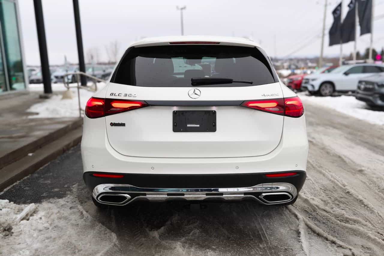 2023 Mercedes-Benz GLC GLC300 - Image 9