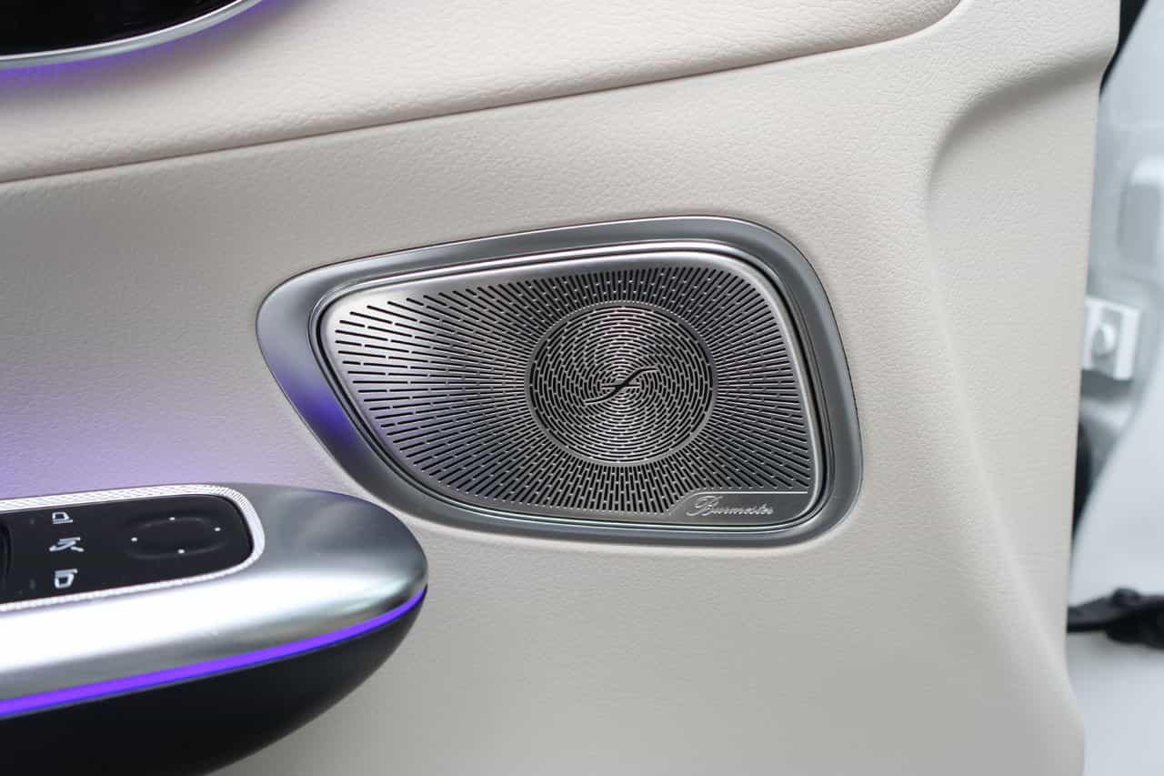 2023 Mercedes-Benz GLC GLC300 - Image 12