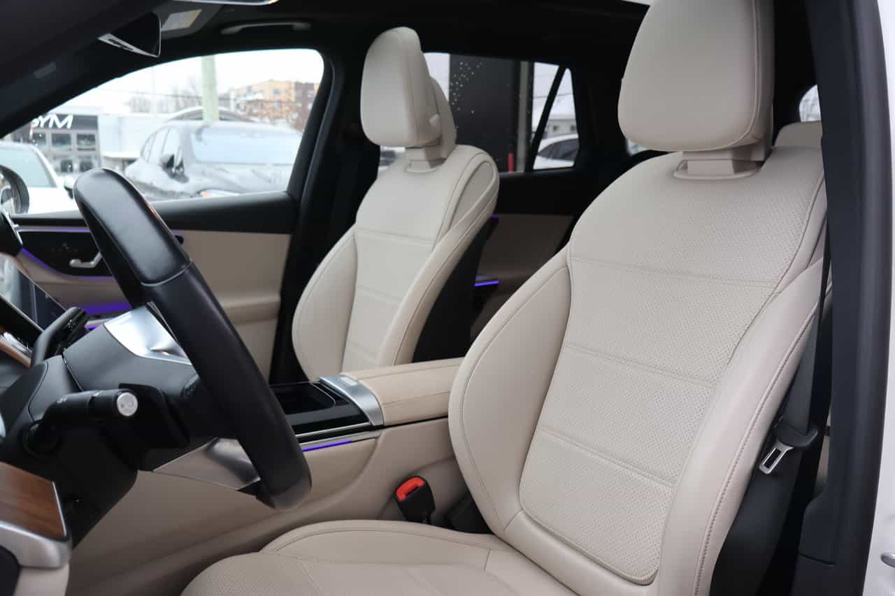 2023 Mercedes-Benz GLC GLC300 - Image 13