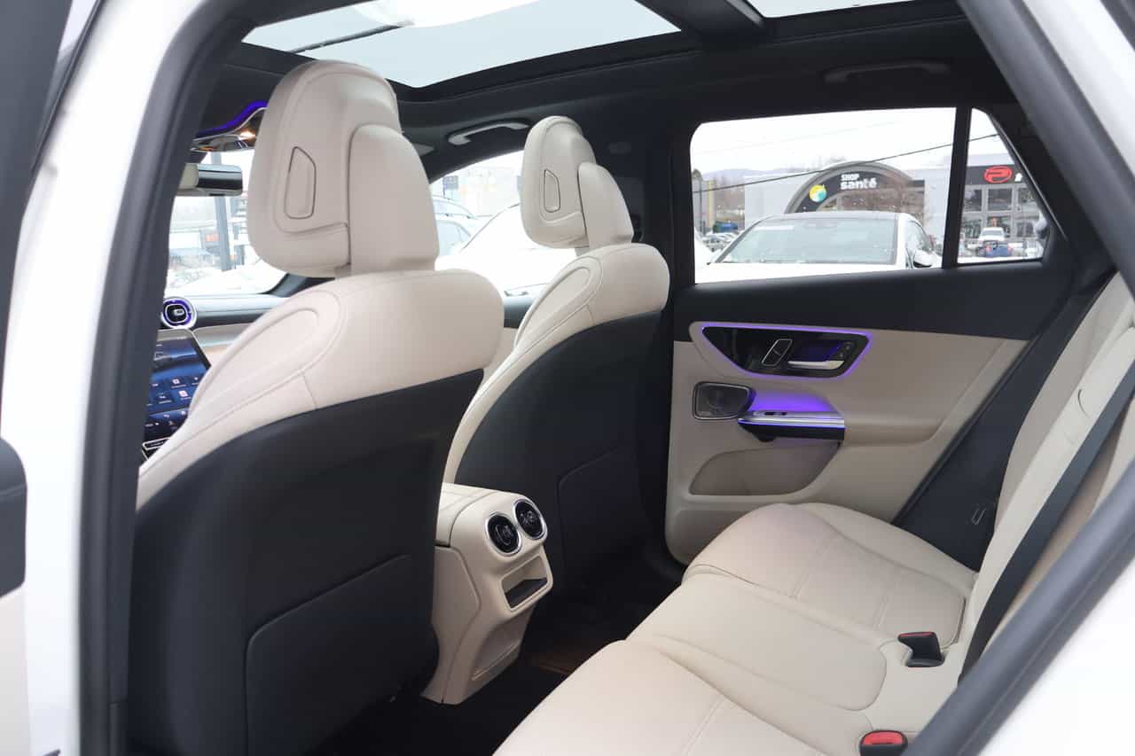 2023 Mercedes-Benz GLC GLC300 - Image 14