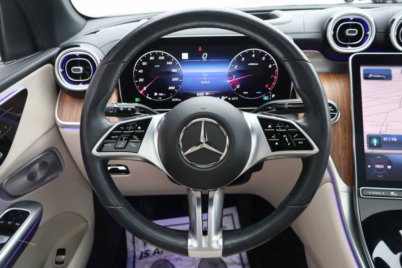 2023 Mercedes-Benz GLC GLC300 - Image 16