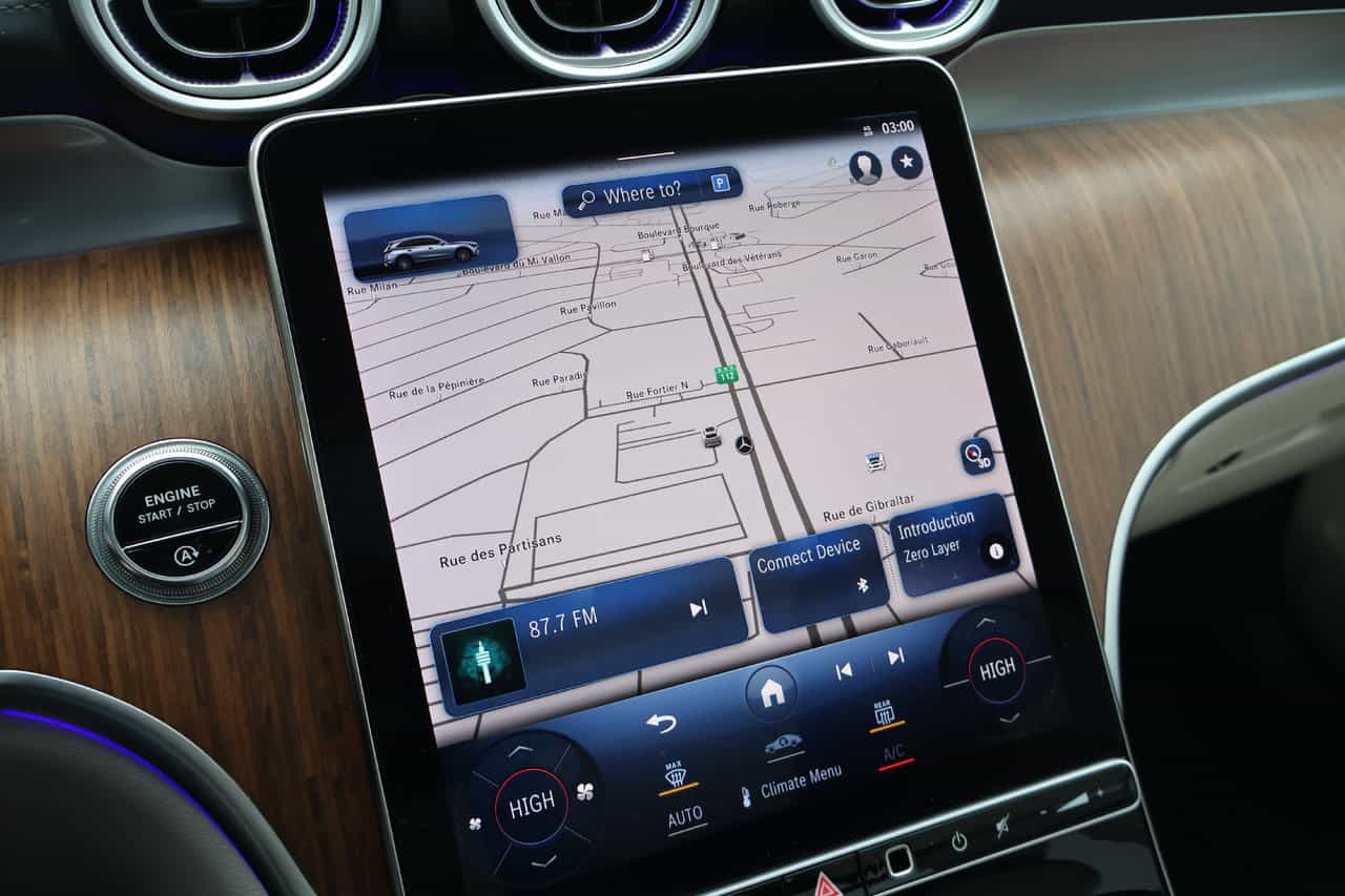 2023 Mercedes-Benz GLC GLC300 - Image 18