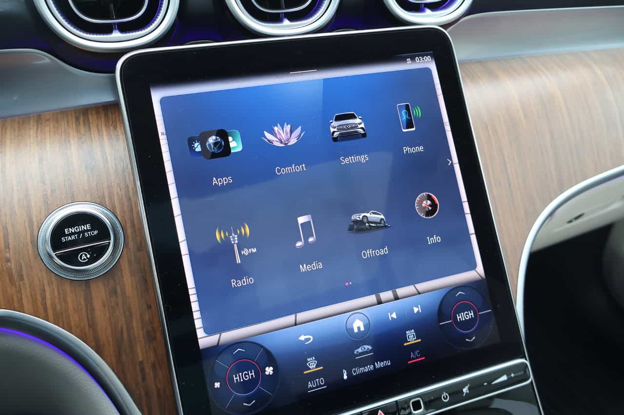 2023 Mercedes-Benz GLC GLC300 - Image 19