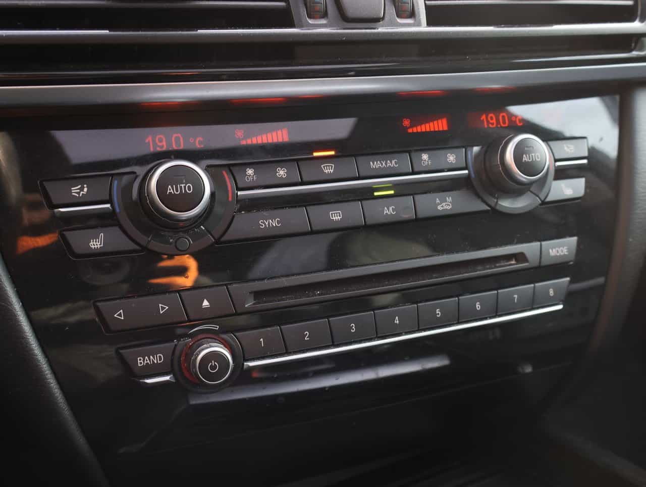 2016 BMW X5 xDrive35i - Image 25