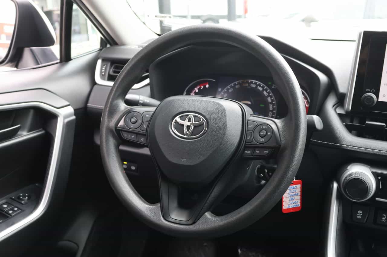 Image 2 Toyota Rav4 LE 2024