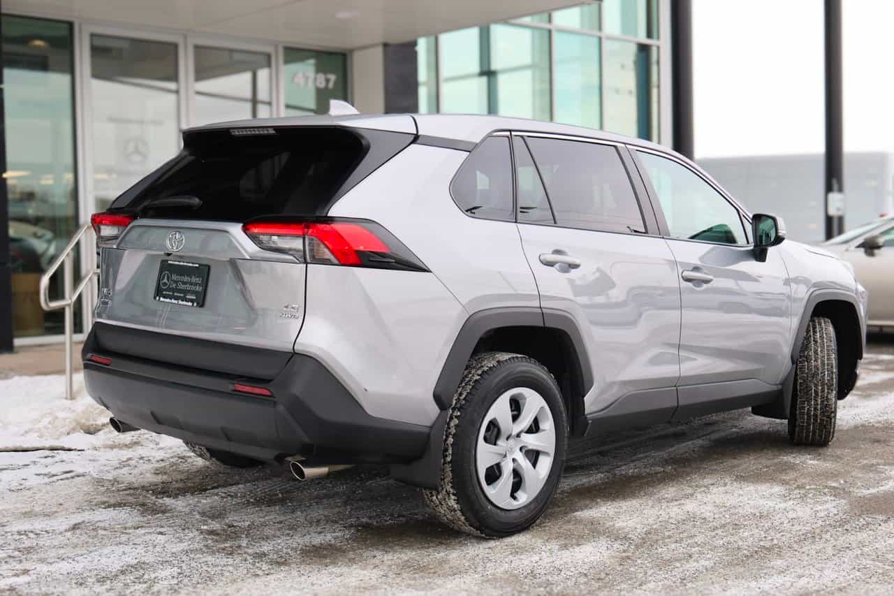 Image 8 Toyota Rav4 LE 2024