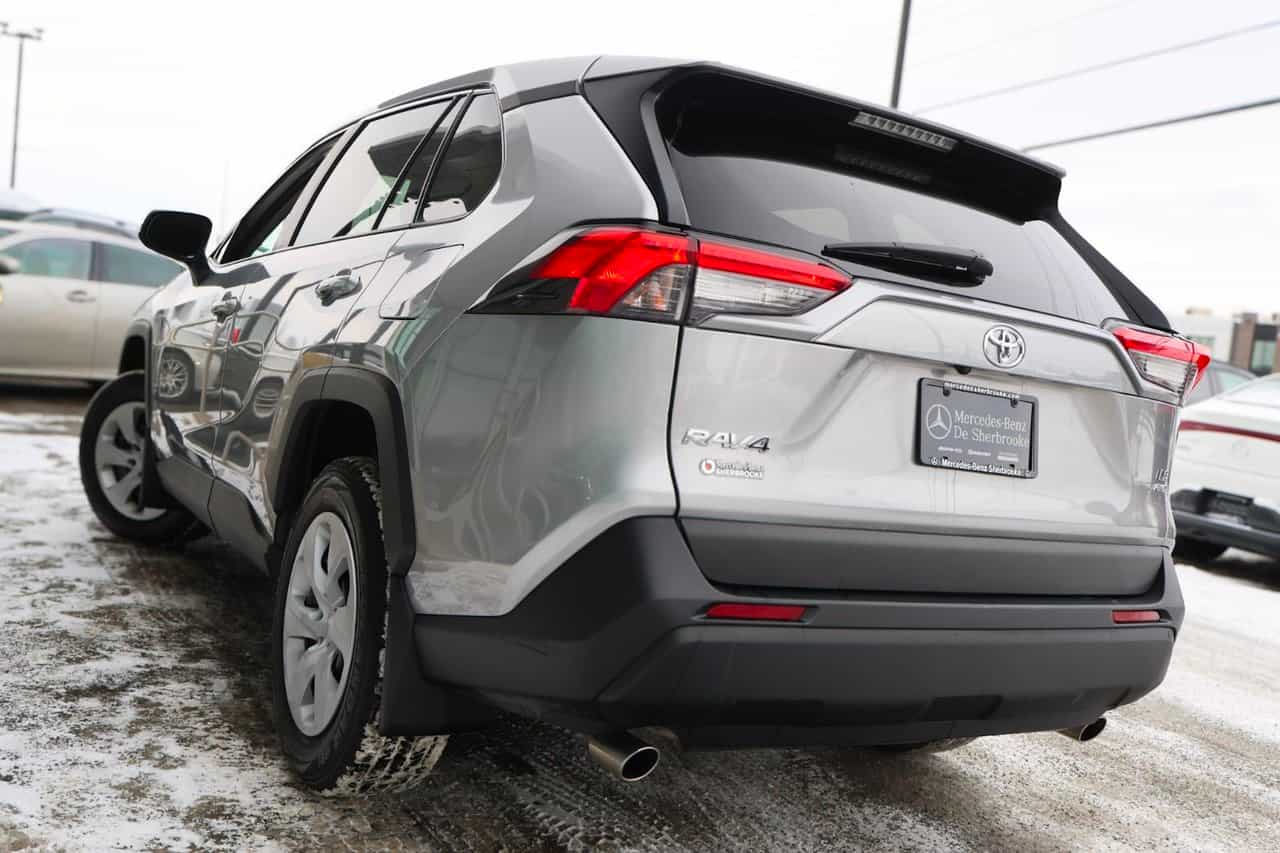 Image 10 Toyota Rav4 LE 2024