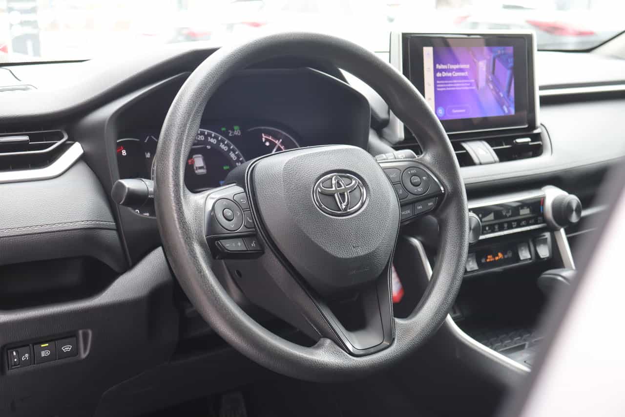 Image 13 Toyota Rav4 LE 2024
