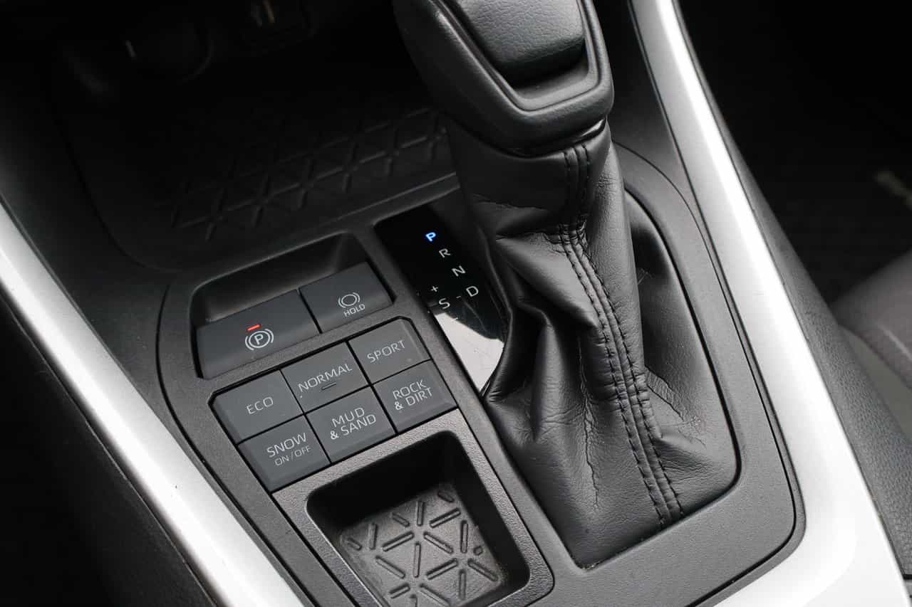 2024 Toyota Rav4 LE - Image 22