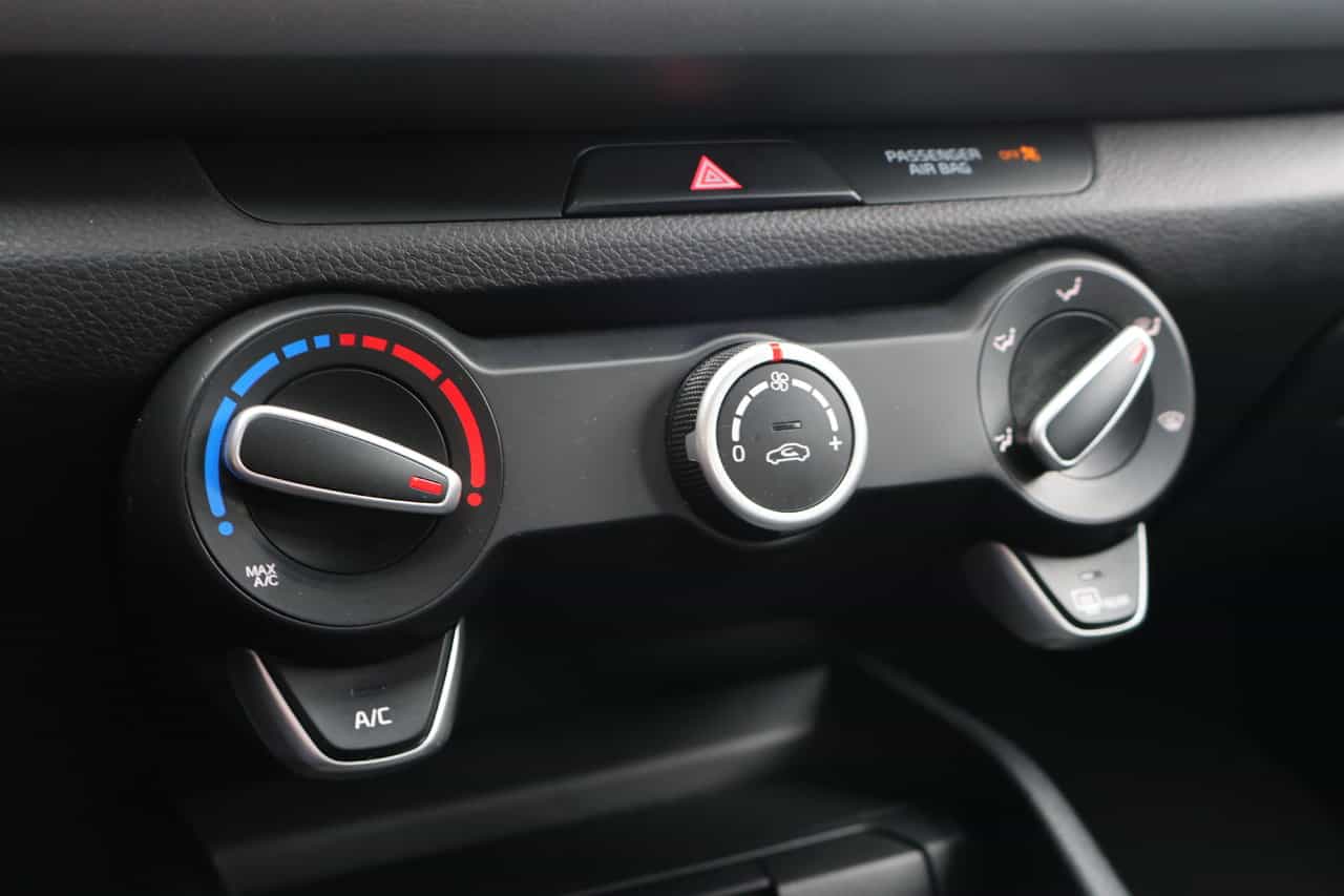 Image 21 Kia Rio Lx Premium Ivt 2023