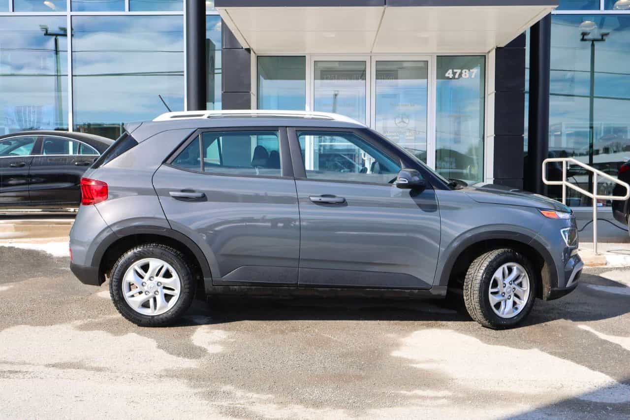 2024 Hyundai Venue Preferred - Image 7