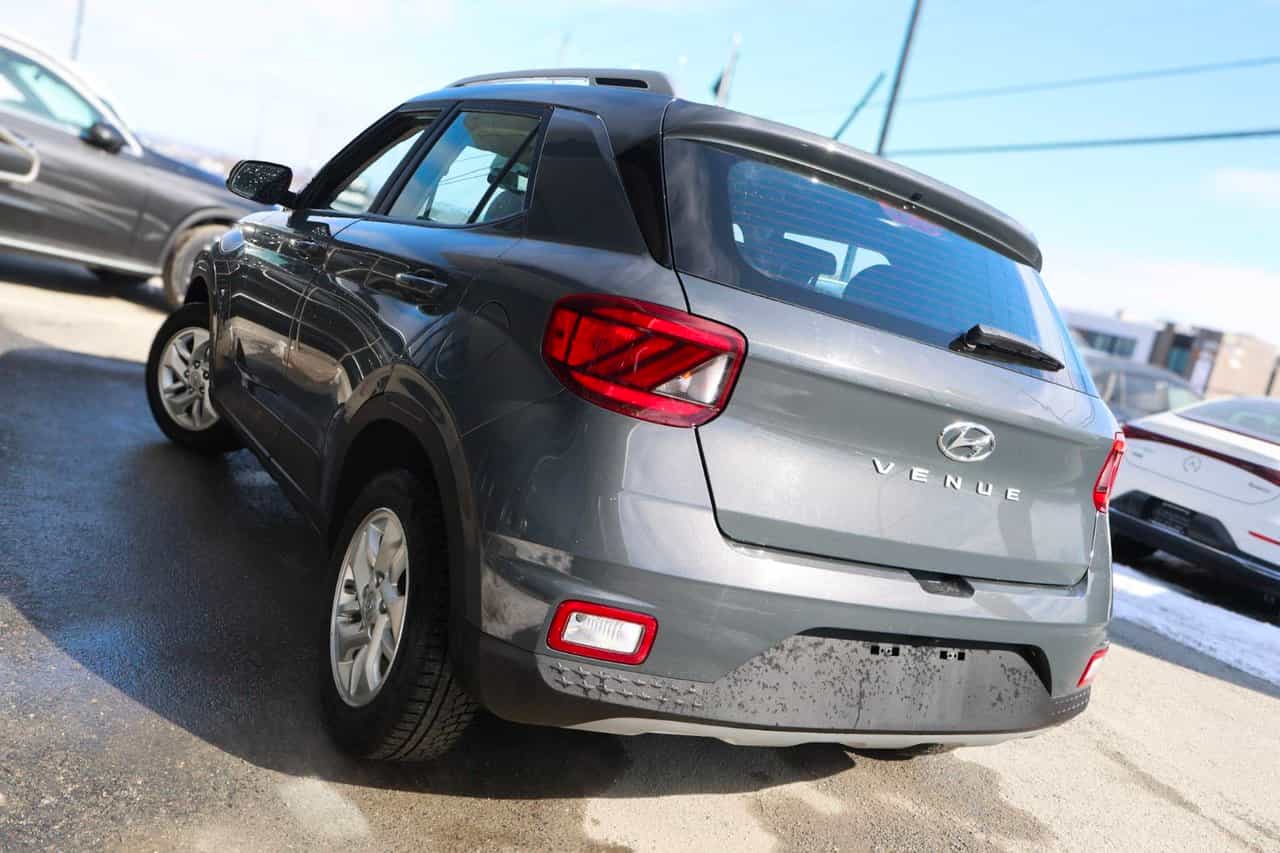 2024 Hyundai Venue Preferred - Image 10