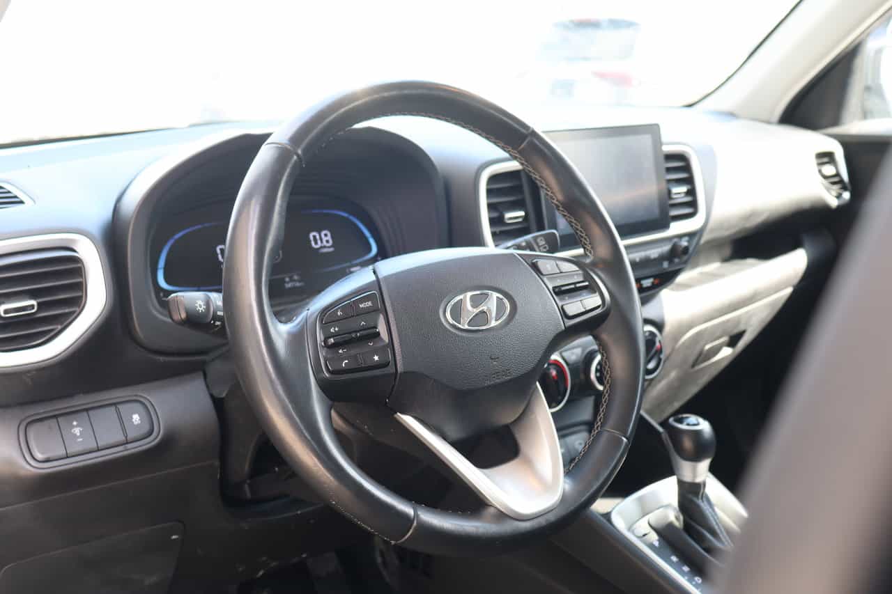 2024 Hyundai Venue Preferred - Image 11
