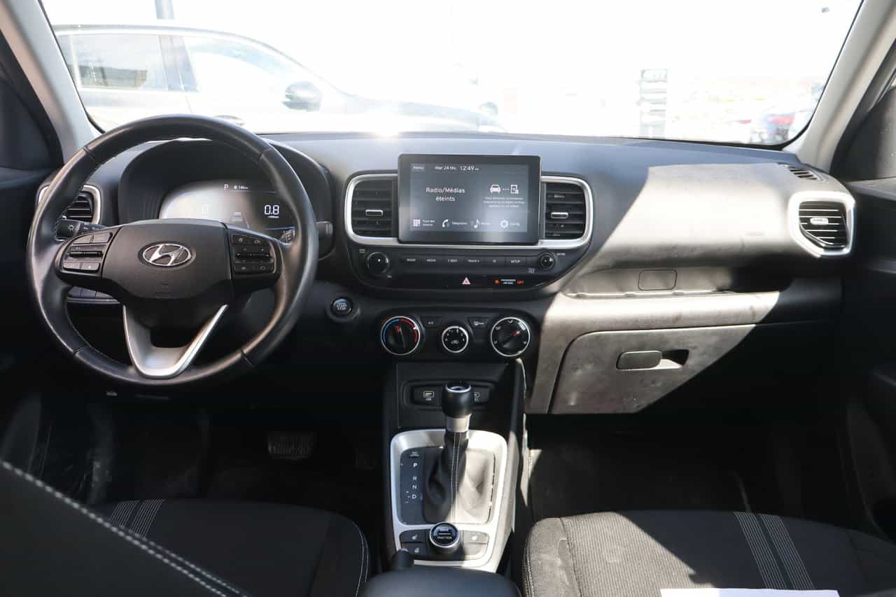 2024 Hyundai Venue Preferred - Image 14