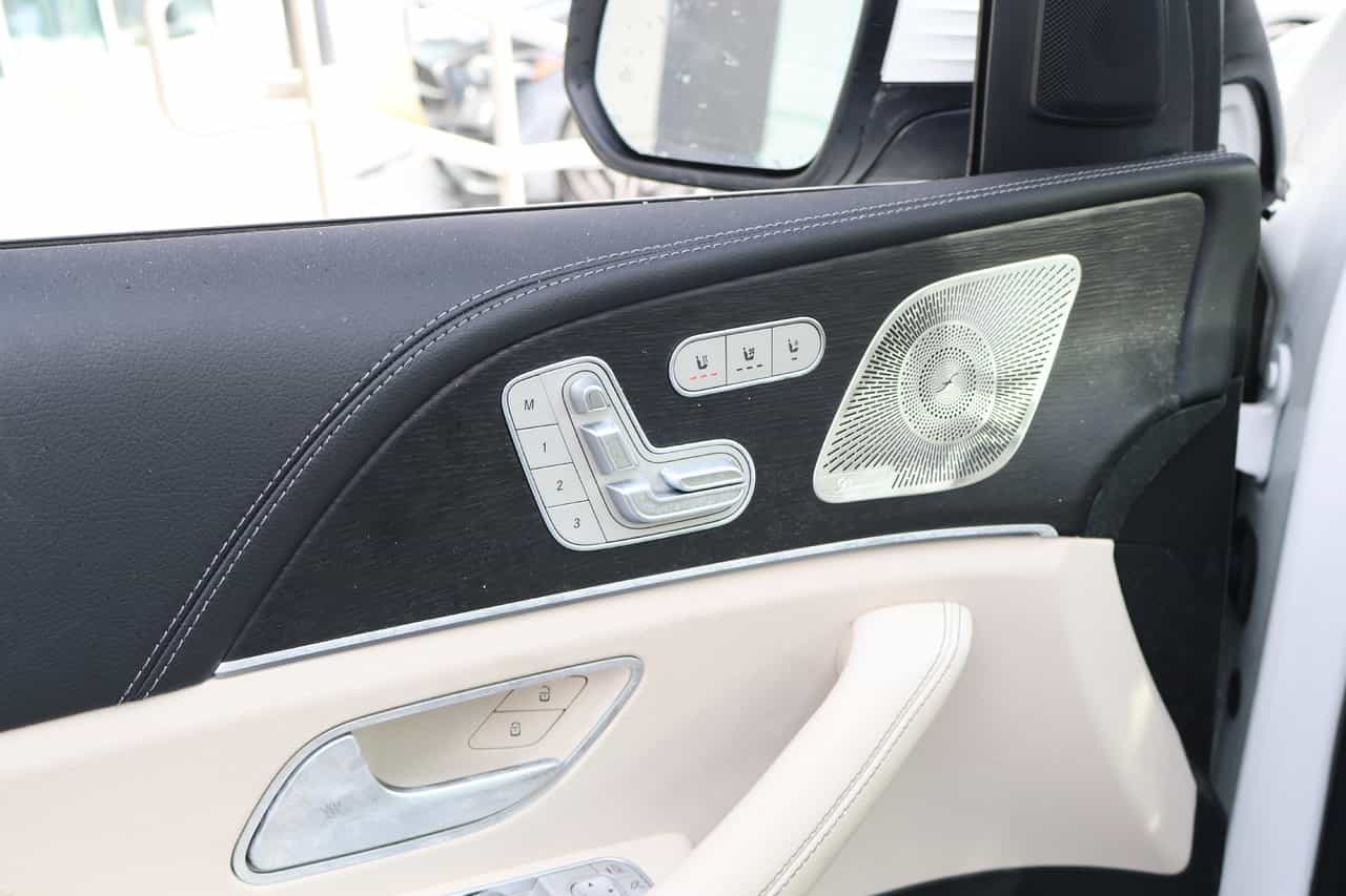 2025 Mercedes-Benz GLE GLE450e - Image 12