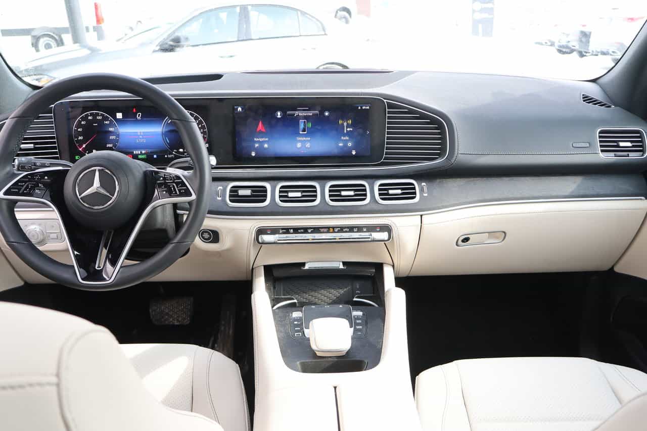 2025 Mercedes-Benz GLE GLE450e - Image 16