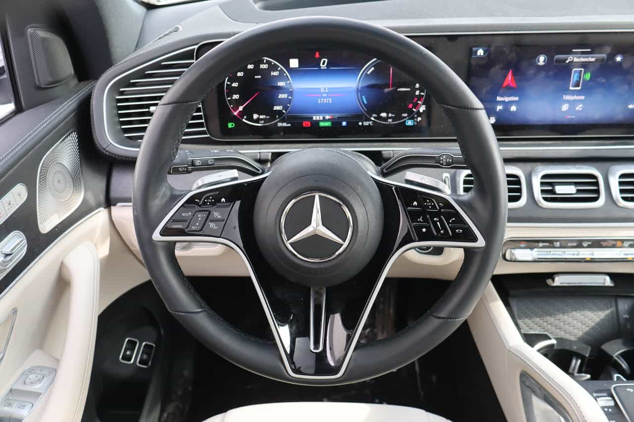 2025 Mercedes-Benz GLE GLE450e - Image 17