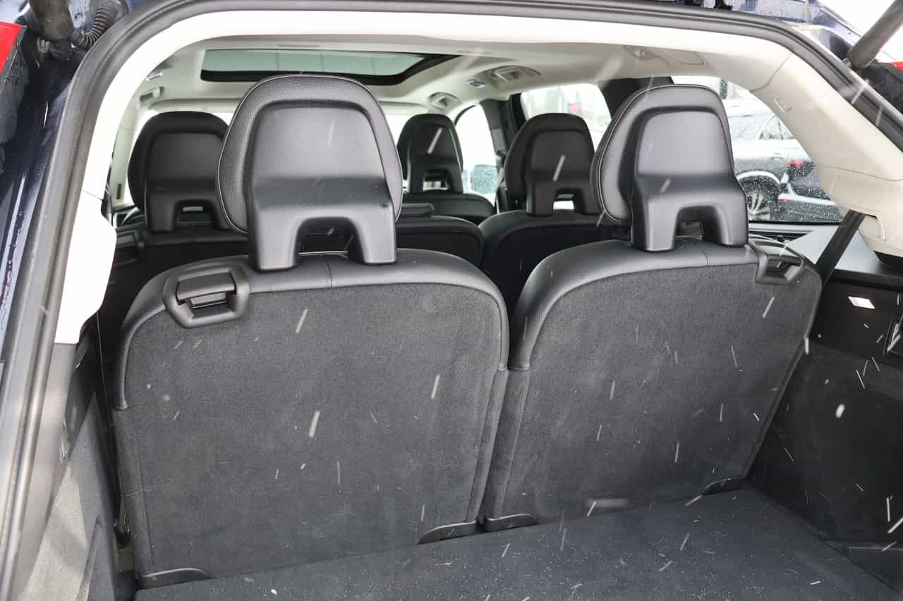 2017 Volvo XC90 Momentum - Image 16
