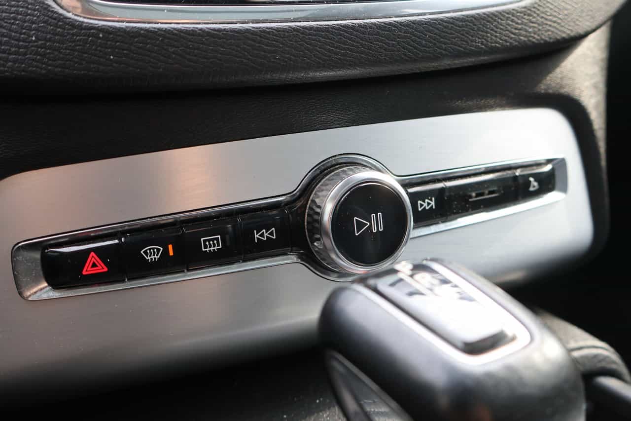 2017 Volvo XC90 Momentum - Image 22