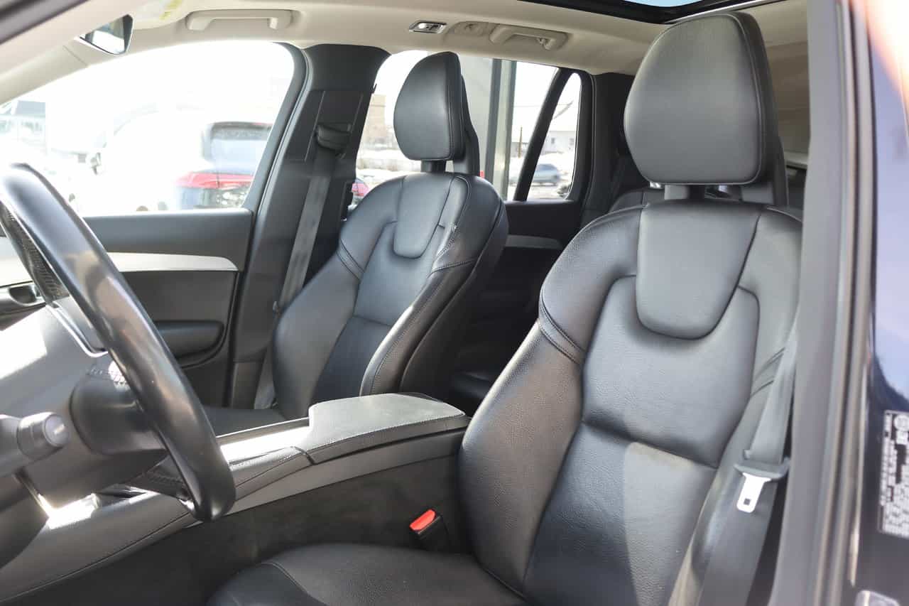 Image 3 Volvo XC90 Momentum 2017