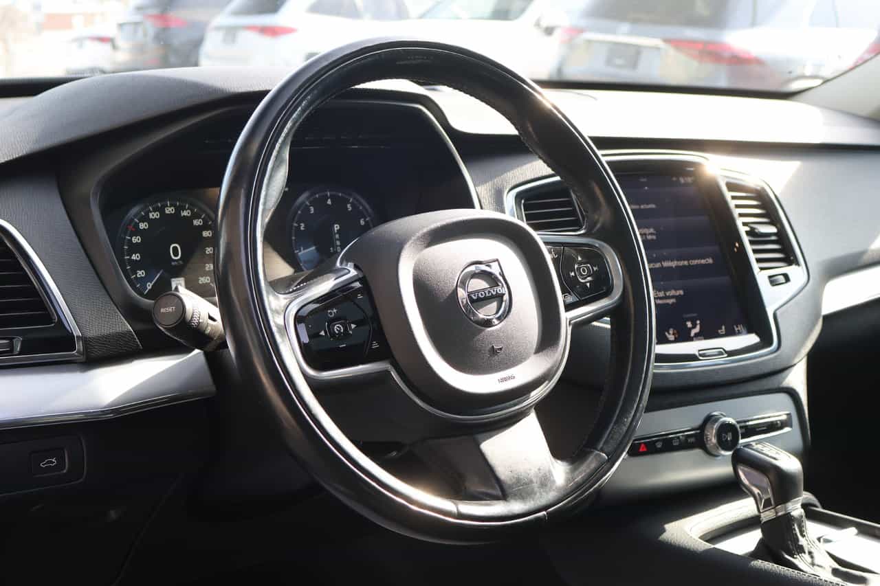 Image 13 Volvo XC90 Momentum 2017