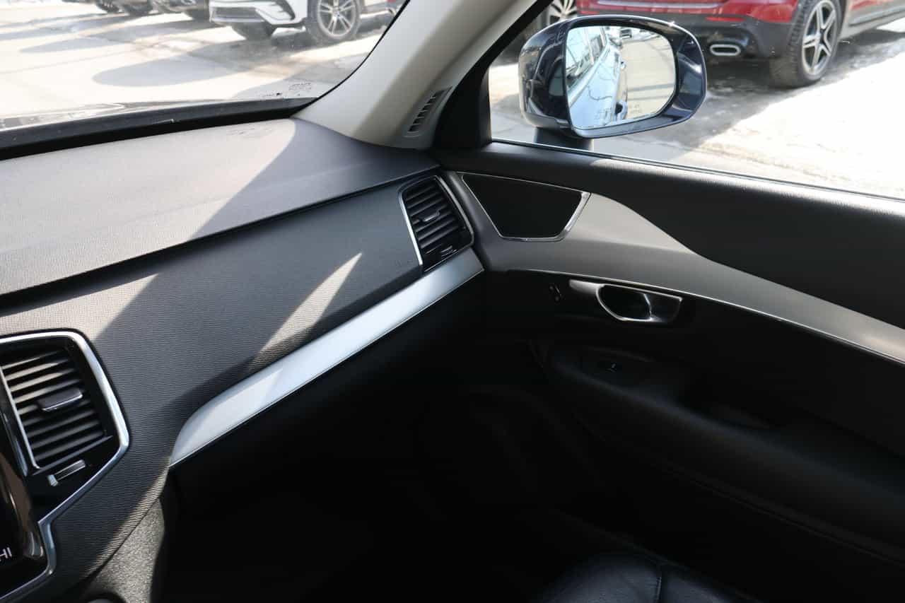 Image 22 Volvo XC90 Momentum 2017