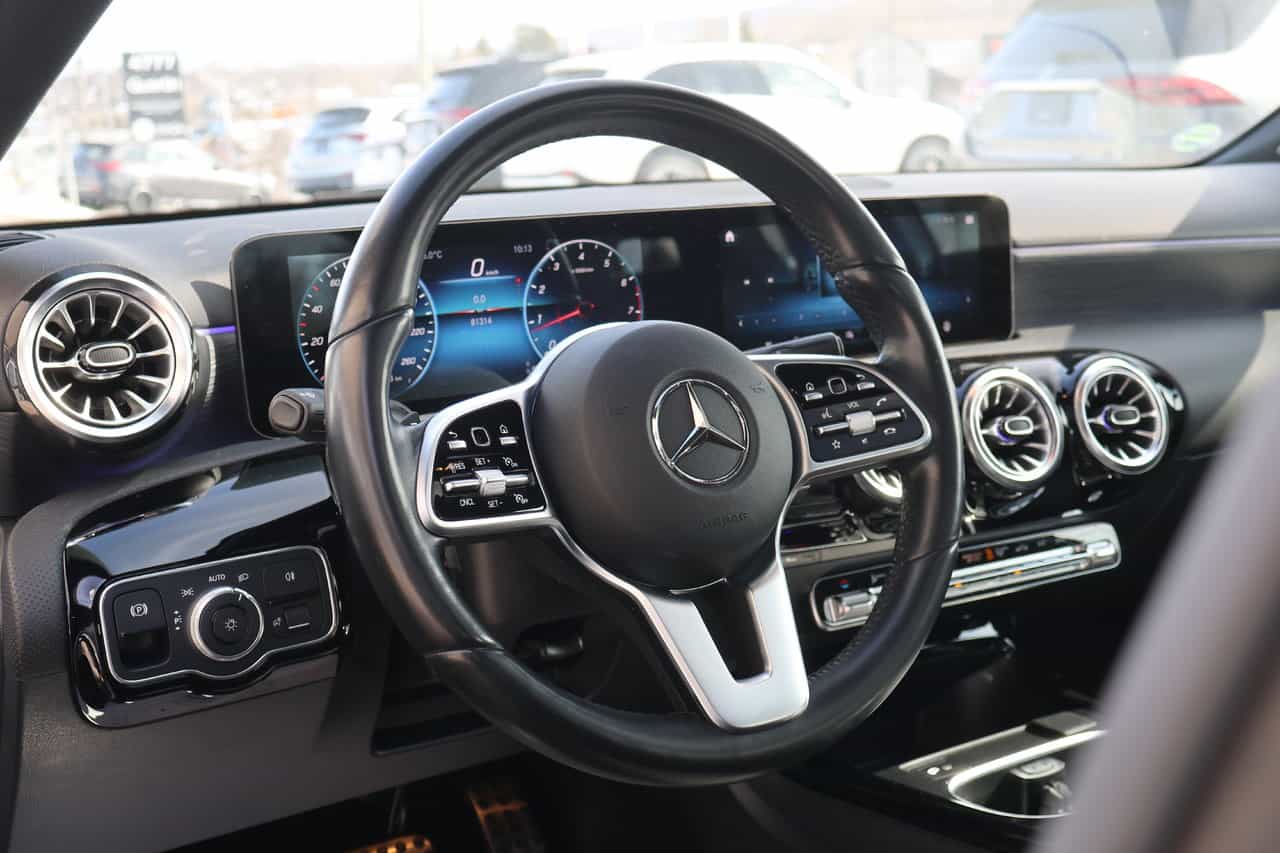 2022 Mercedes-Benz A-Class A250 - Image 9