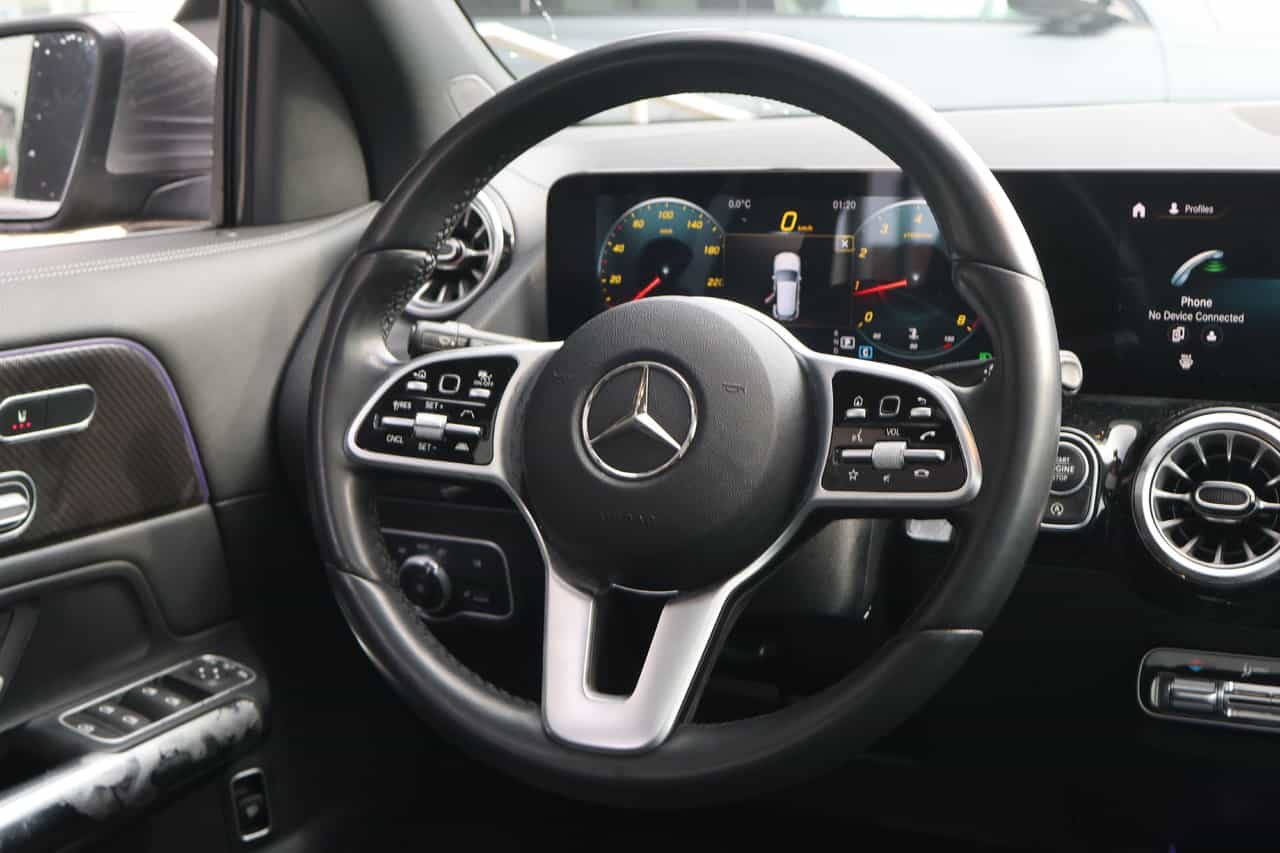 2022 Mercedes-Benz GLA-Class GLA250 - Image 2