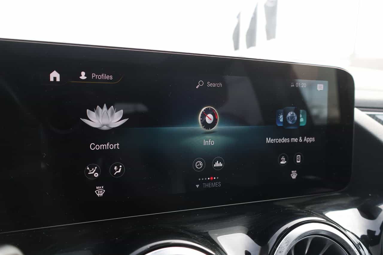 2022 Mercedes-Benz GLA-Class GLA250 - Image 20