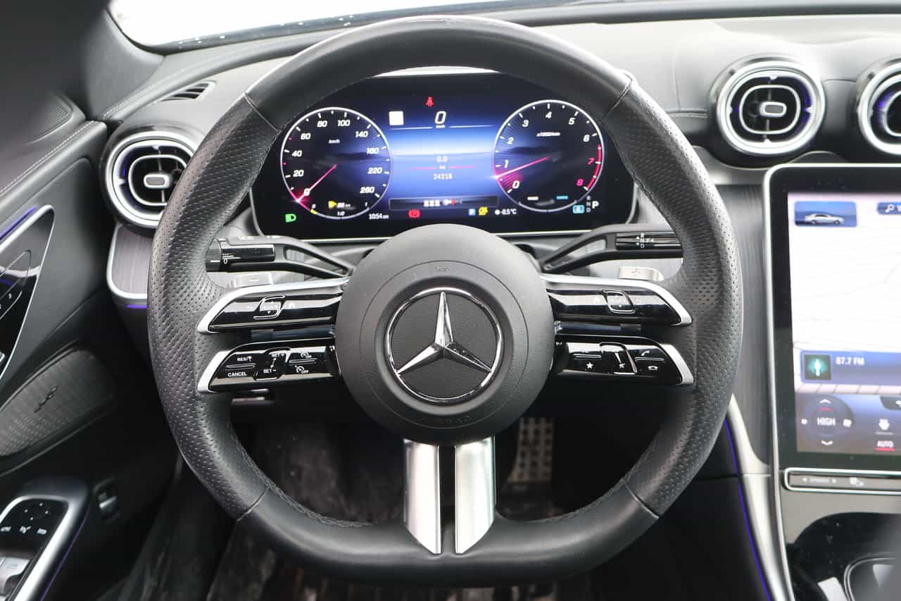 Image 16 Mercedes-Benz C-Class C300 2023